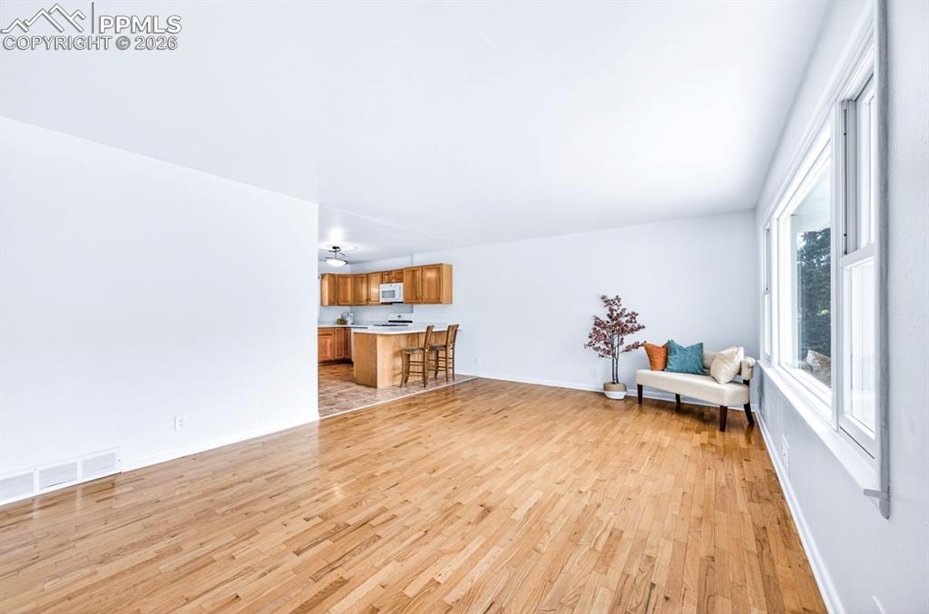 Image 12 of 46: Sitting Room