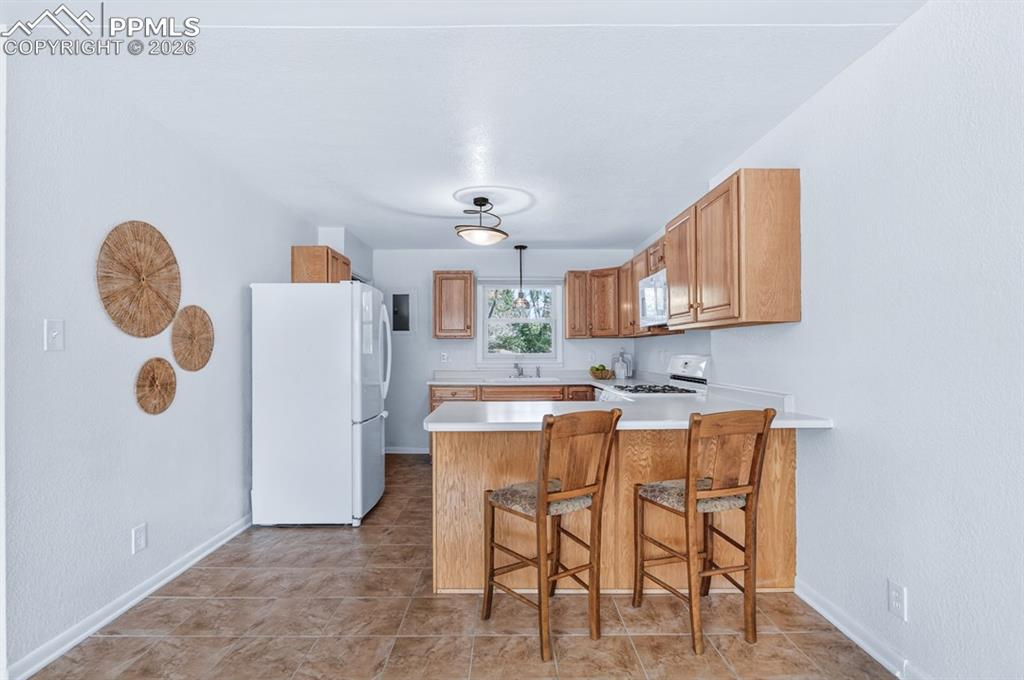 Image 16 of 46: Sitting Room