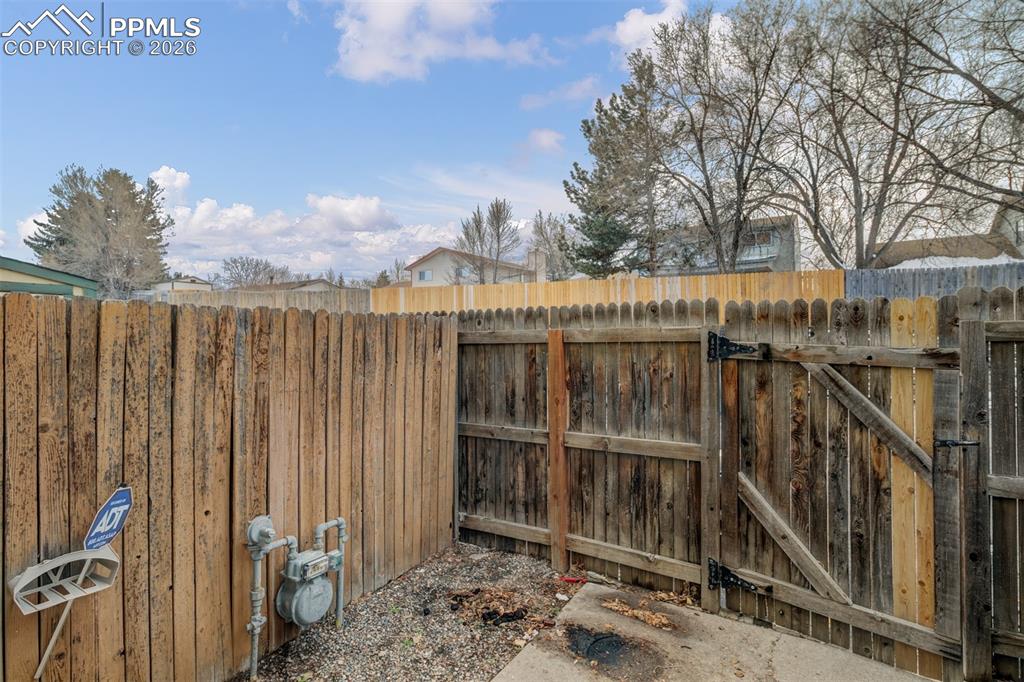 Image 20 of 21: Fence