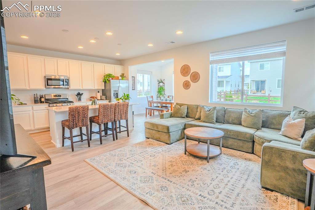 Image 2 of 31: Living Room