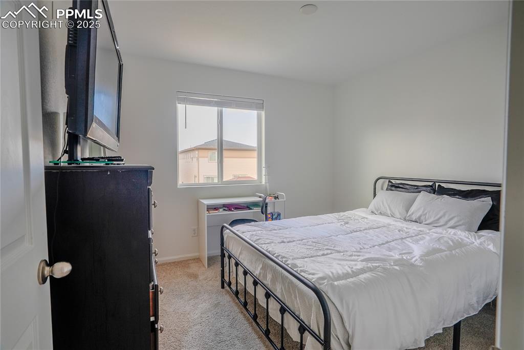 Image 22 of 31: Bedroom