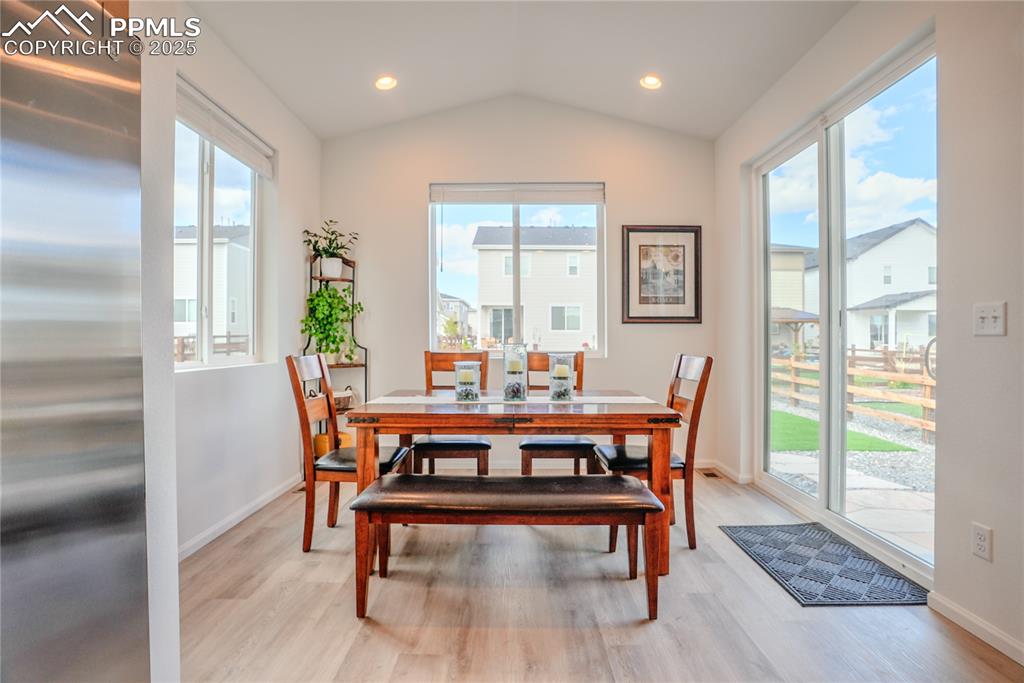 Image 4 of 31: Dining Area