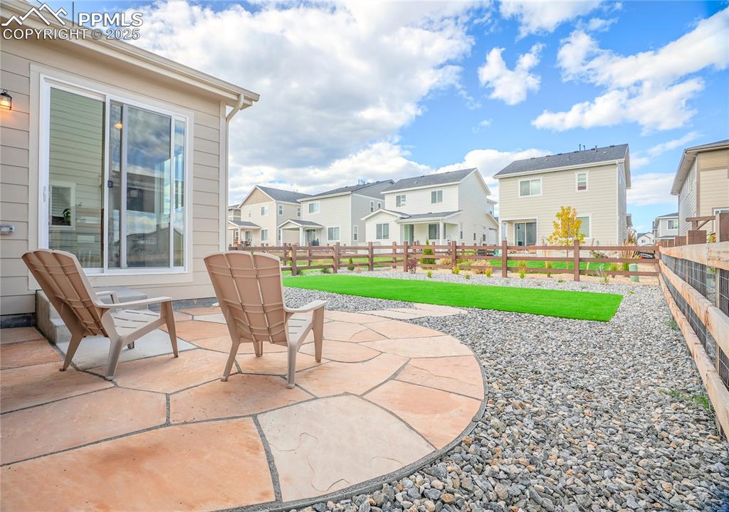 Image 5 of 31: Patio