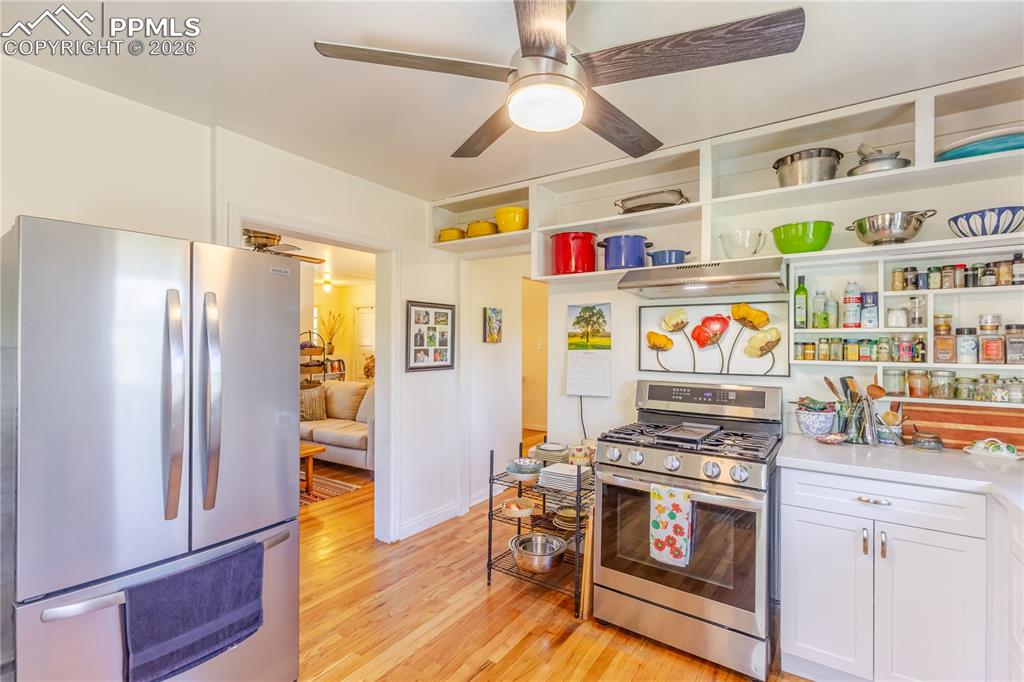 Image 12 of 42: Kitchen