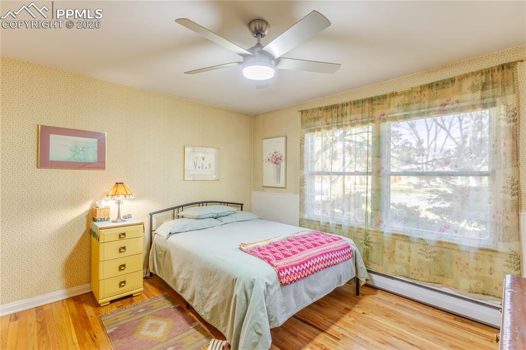 Image 20 of 42: Bedroom