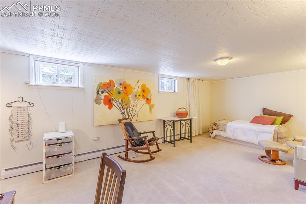 Image 25 of 42: Family Room