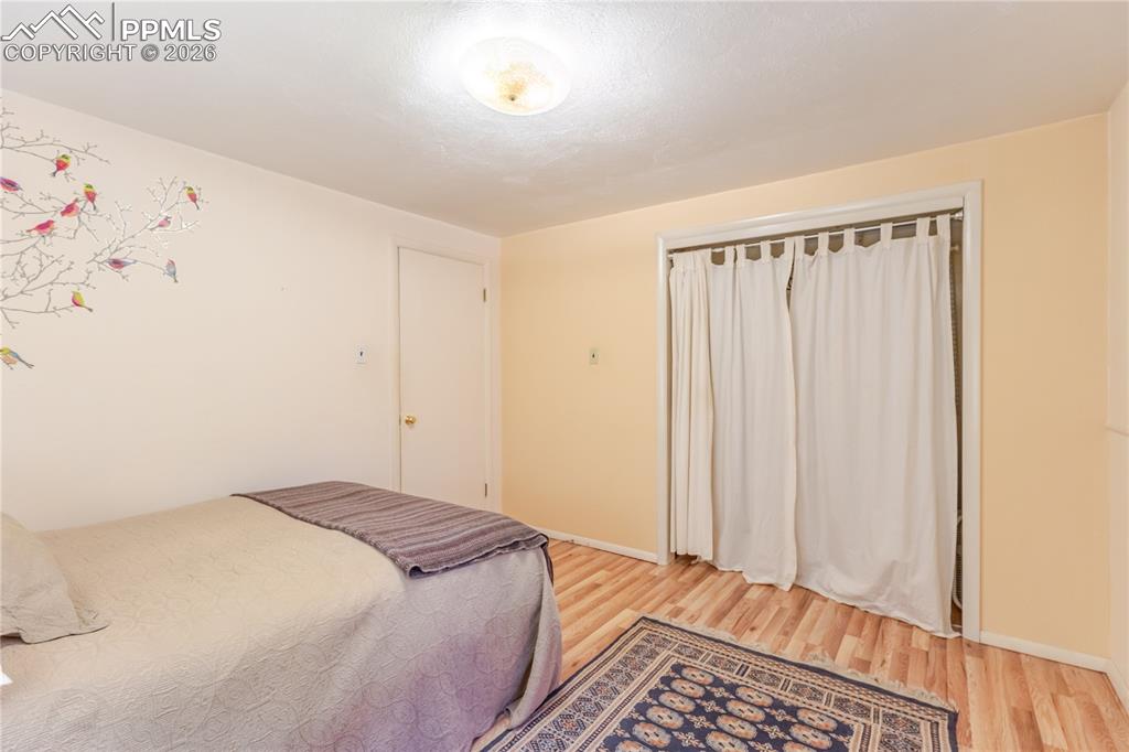 Image 30 of 42: Bedroom