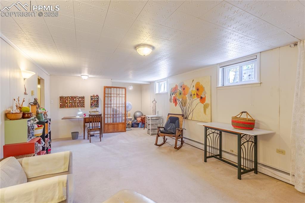 Image 4 of 42: Family Room