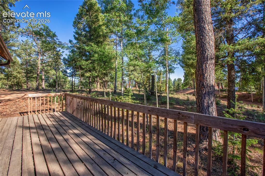 Image 29 of 45: Deck
