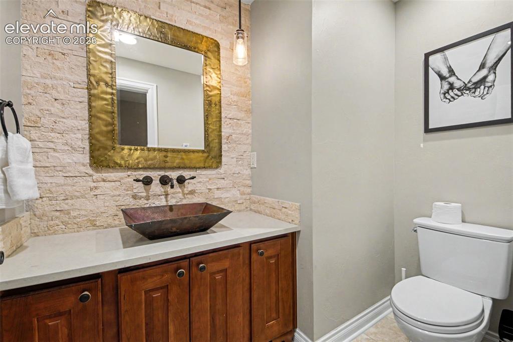 Image 36 of 49: Bathroom