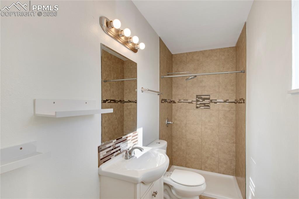 Image 21 of 43: Master Bathroom