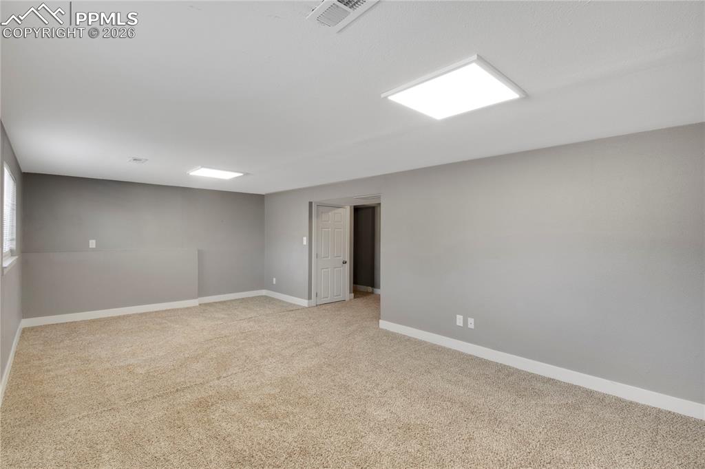 Image 31 of 43: Family Room