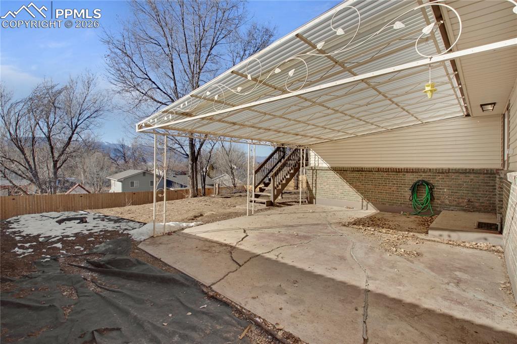 Image 39 of 43: Patio