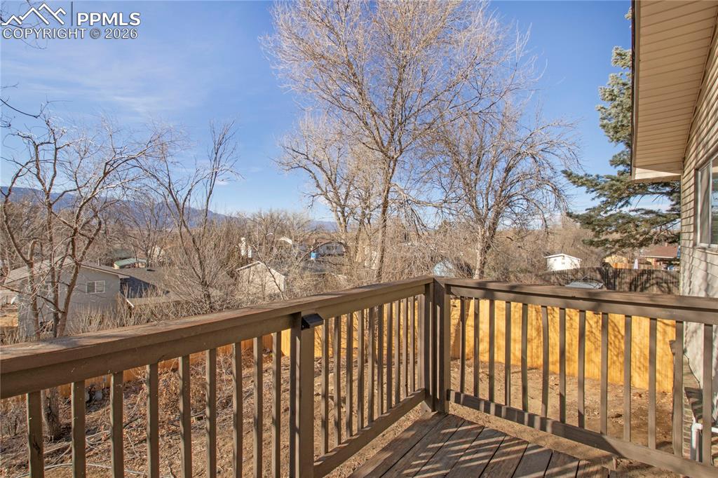 Image 41 of 43: Deck