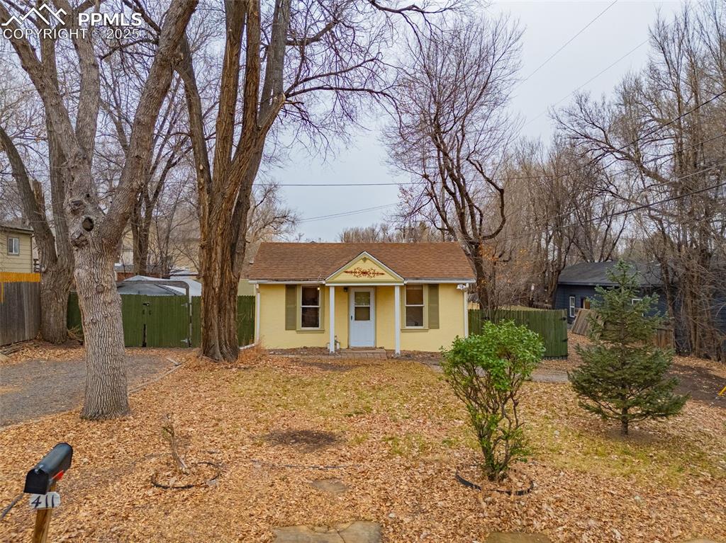 Image 15 of 26: Front of Structure