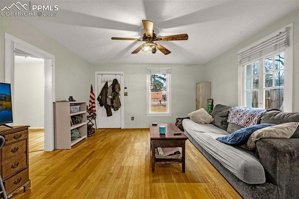 Image 9 of 26: Living Room