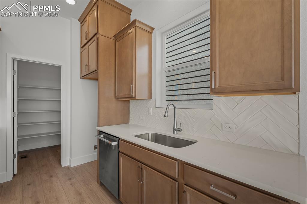 Image 12 of 37: Kitchen