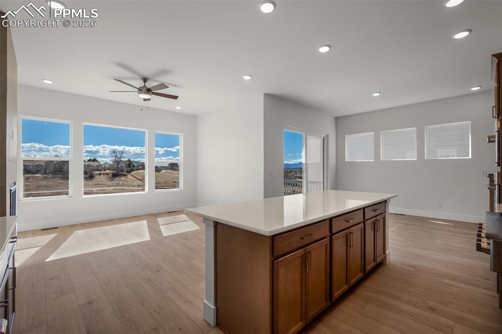 Image 15 of 37: Kitchen