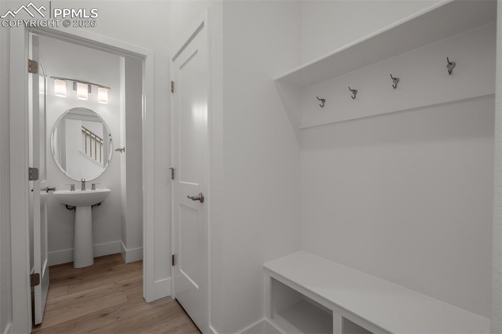 Image 16 of 37: Mud Room