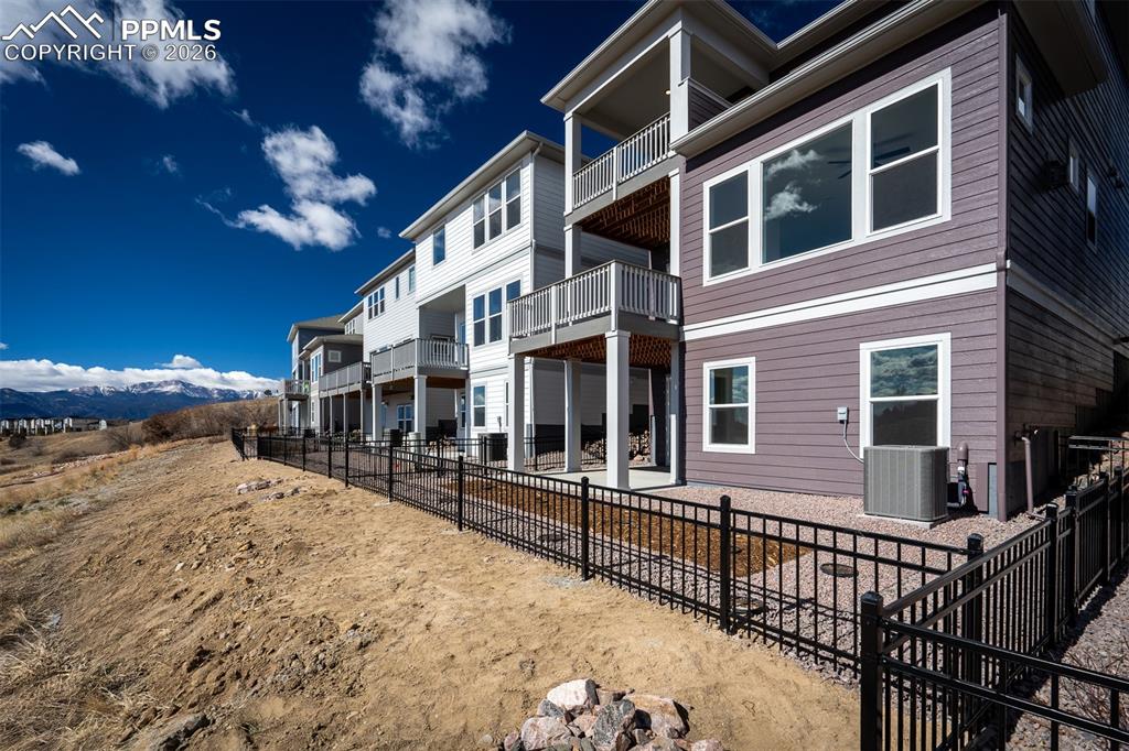 Image 34 of 37: Back of Structure