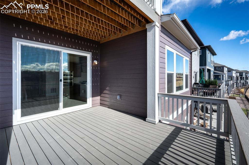 Image 36 of 37: Deck