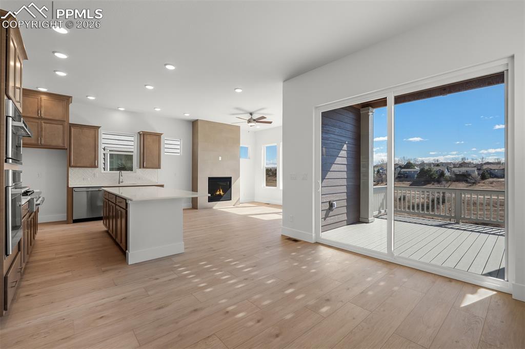 Image 5 of 37: Living Room