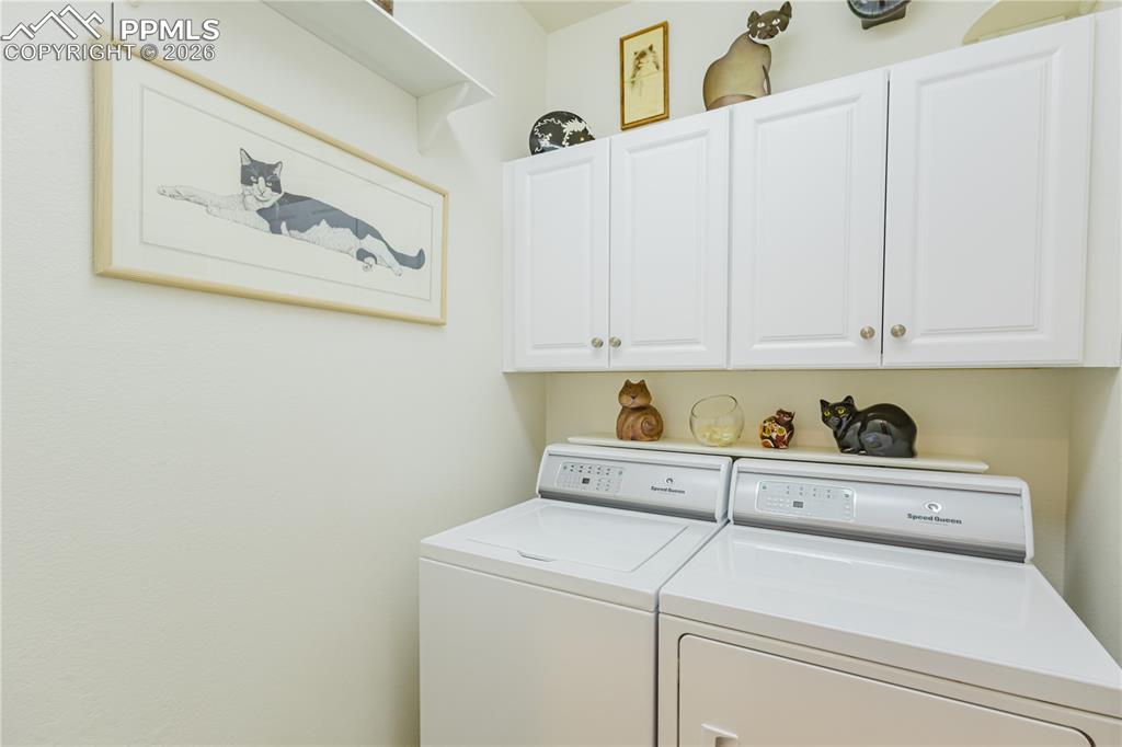 Image 15 of 32: MAIN LEVEL LAUNDRY