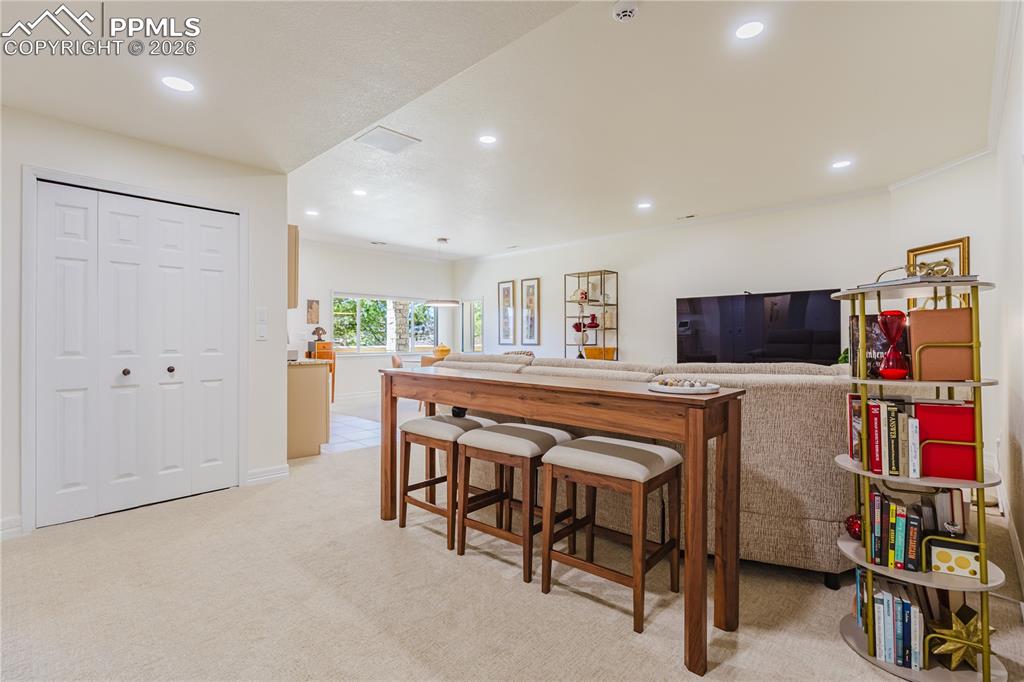 Image 22 of 32: Family Room