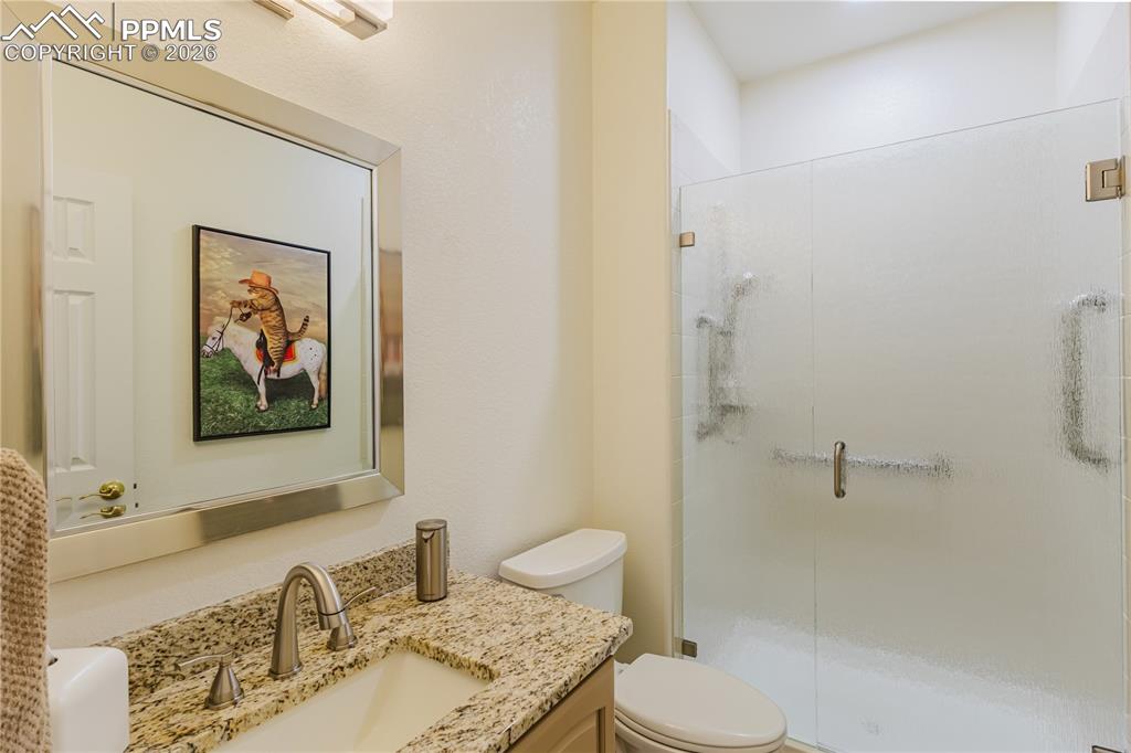 Image 28 of 32: Bathroom