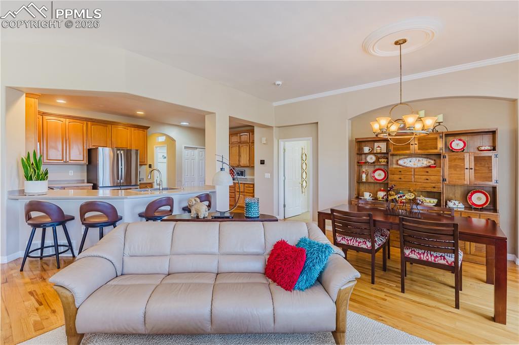 Image 7 of 32: Living Room