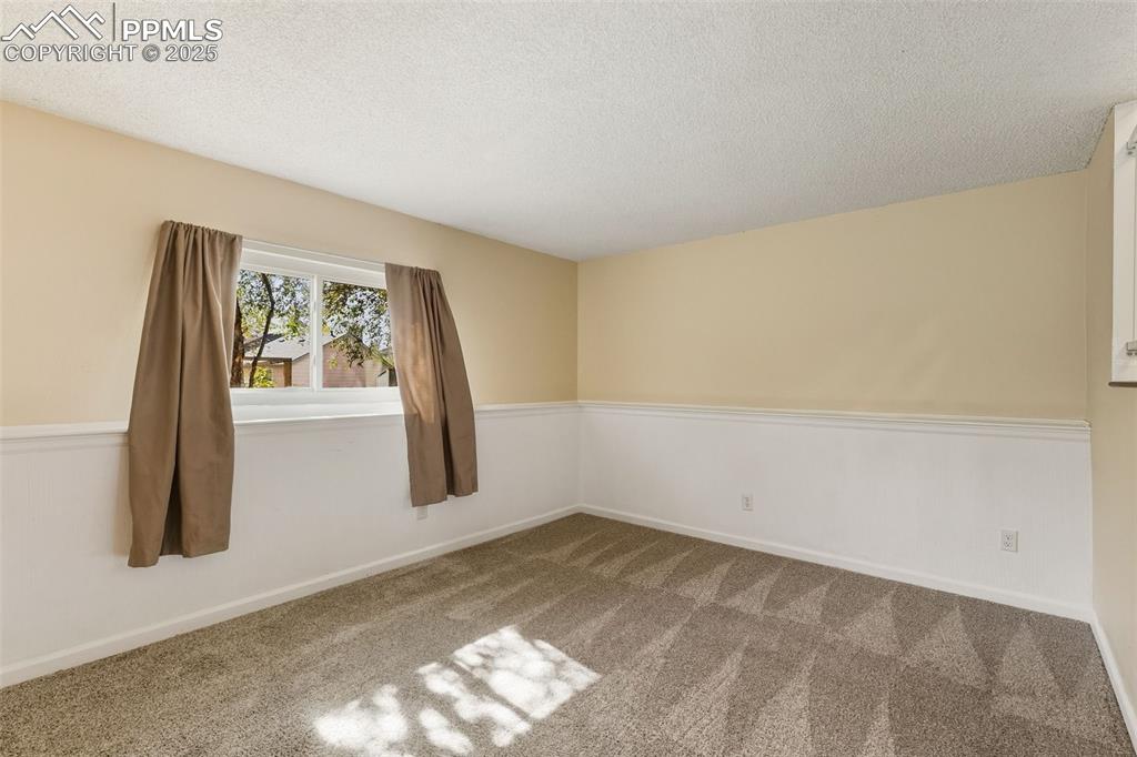 Image 17 of 34: Family Room