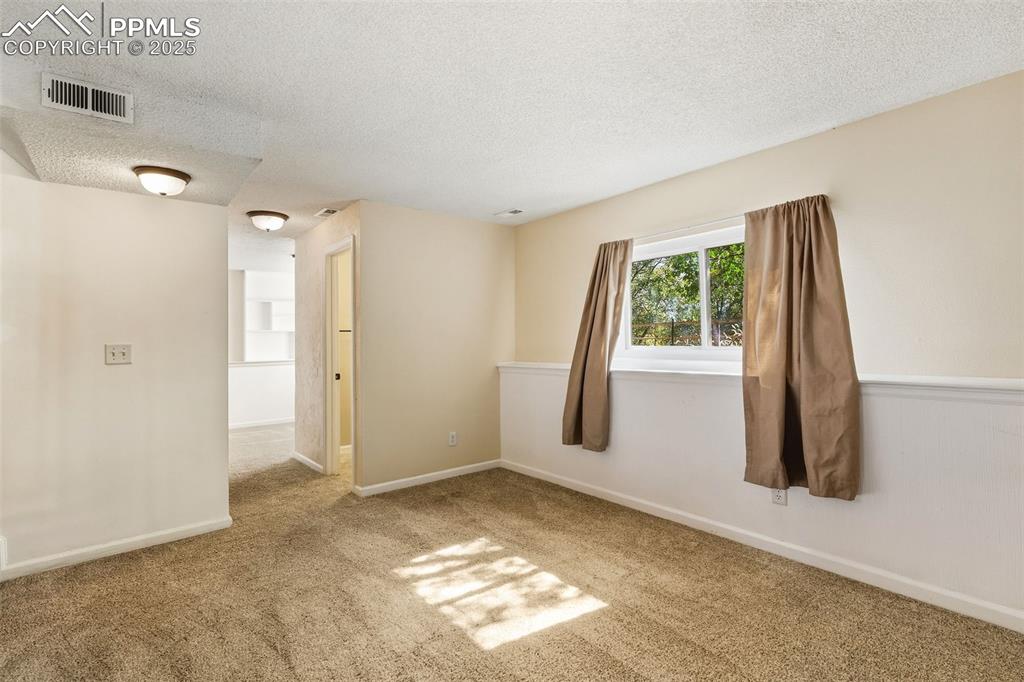 Image 18 of 34: Family Room