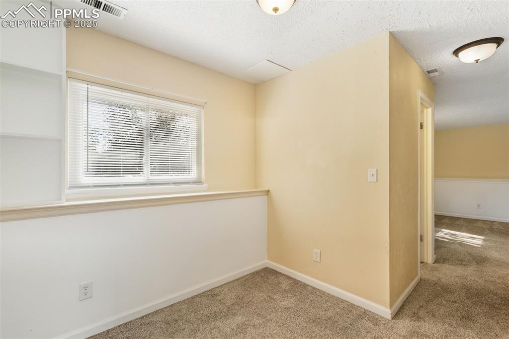 Image 28 of 34: Bedroom