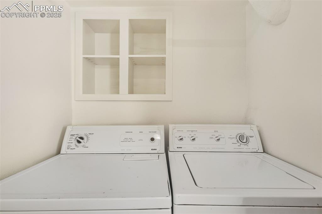 Image 29 of 34: Laundry