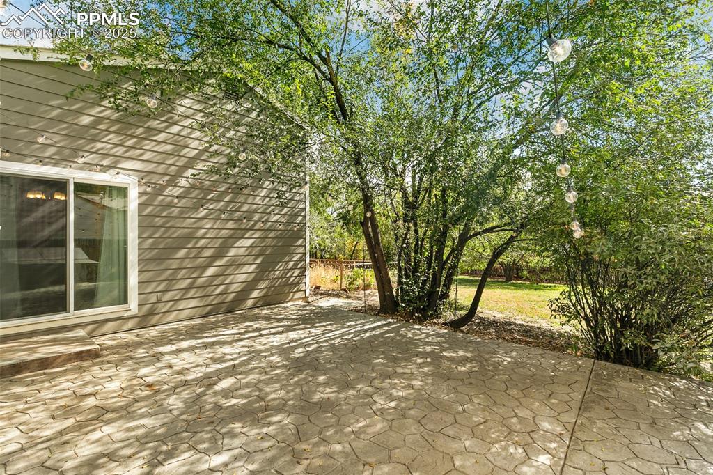 Image 30 of 34: Patio