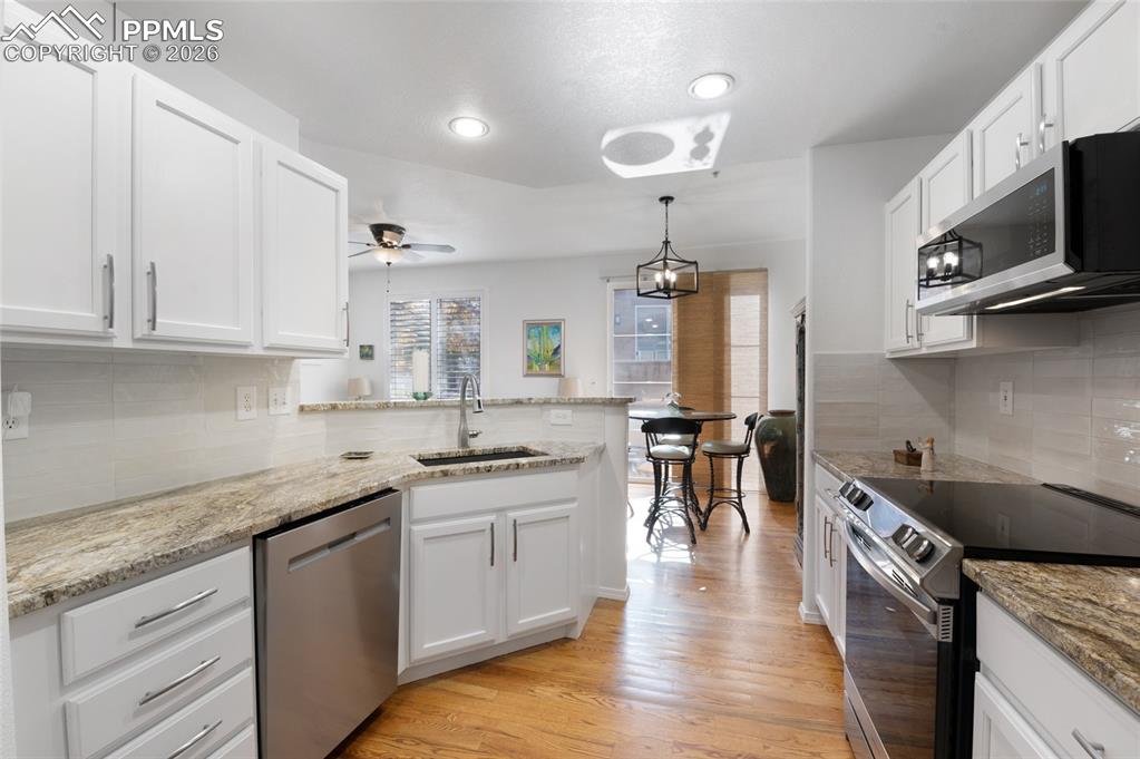 Image 10 of 35: Dining Area