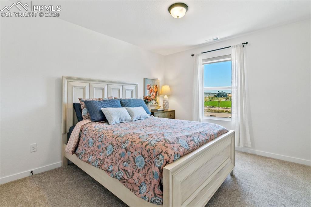 Image 24 of 37: Bedroom