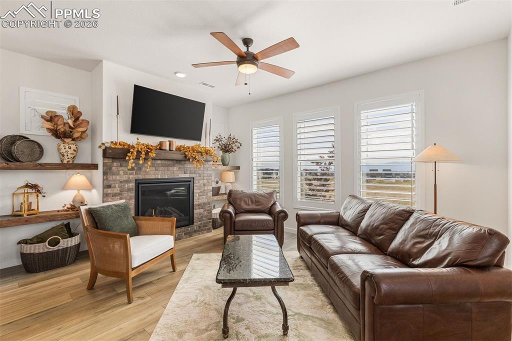 Image 3 of 37: Living Room