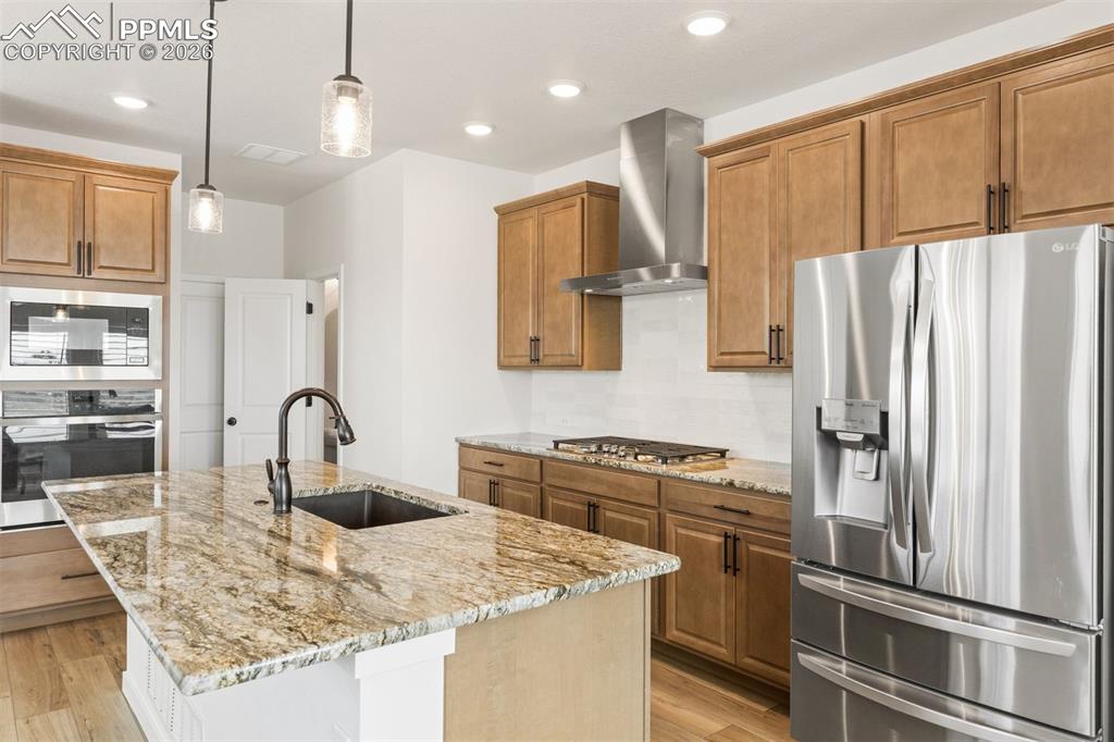 Image 6 of 37: Kitchen