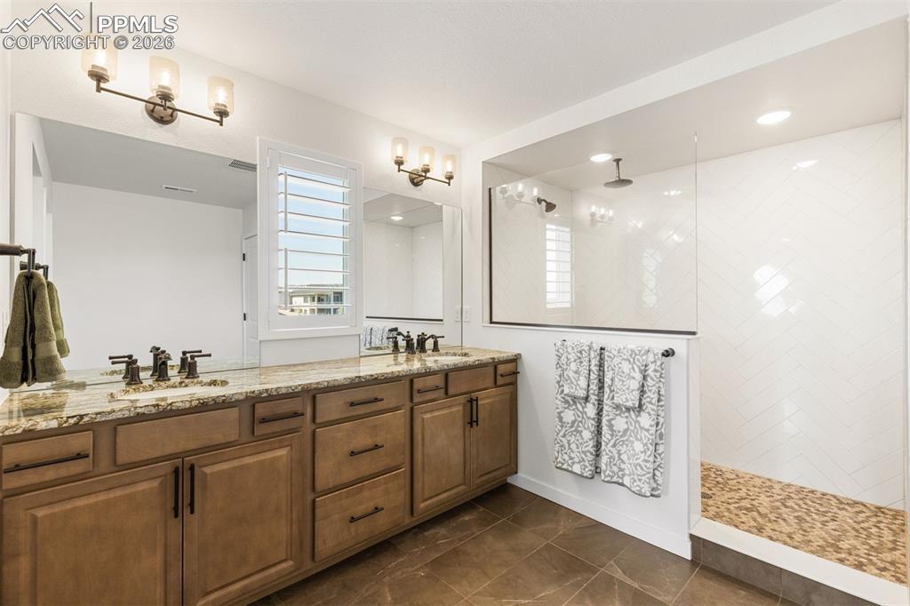 Image 8 of 37: Bathroom