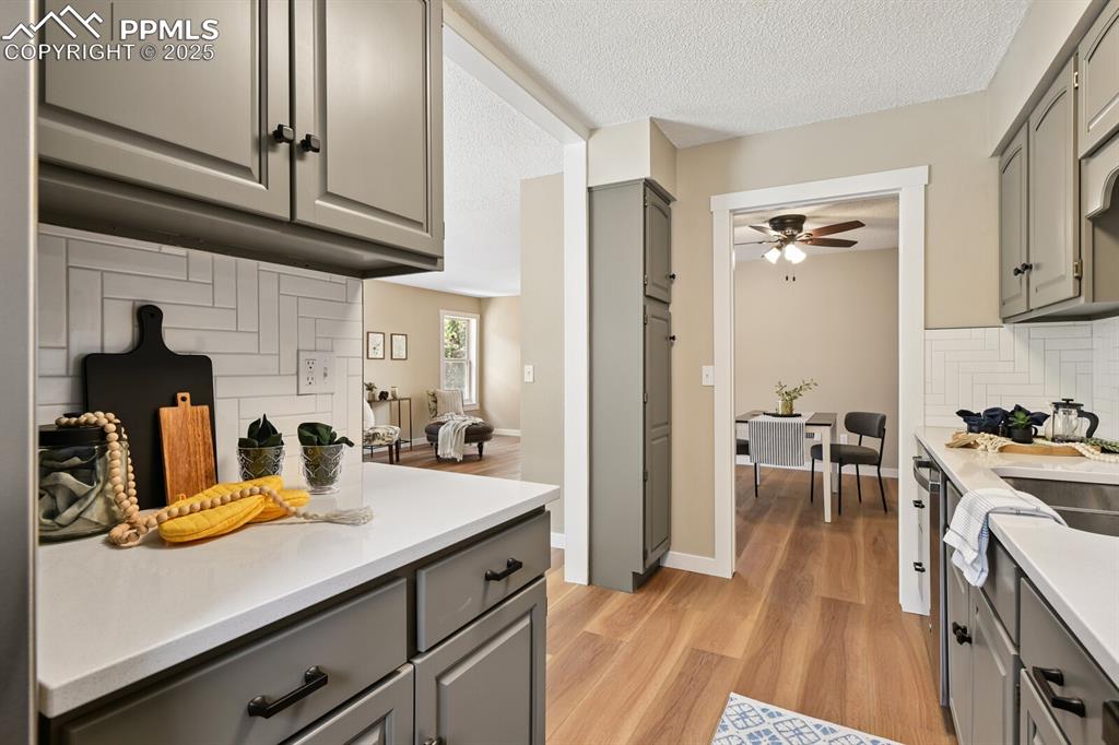 Image 16 of 27: Kitchen