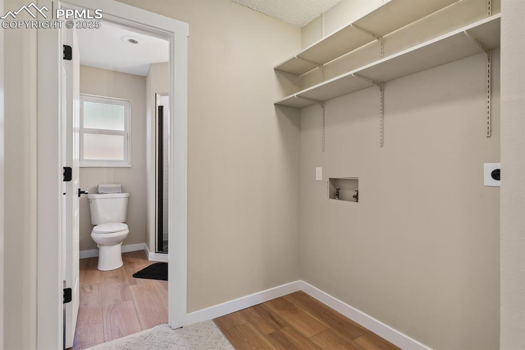 Image 25 of 27: Laundry