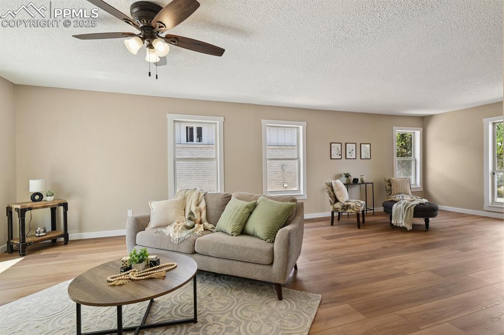 Image 9 of 27: Living Room