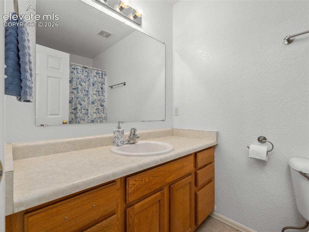 Image 12 of 35: Bathroom