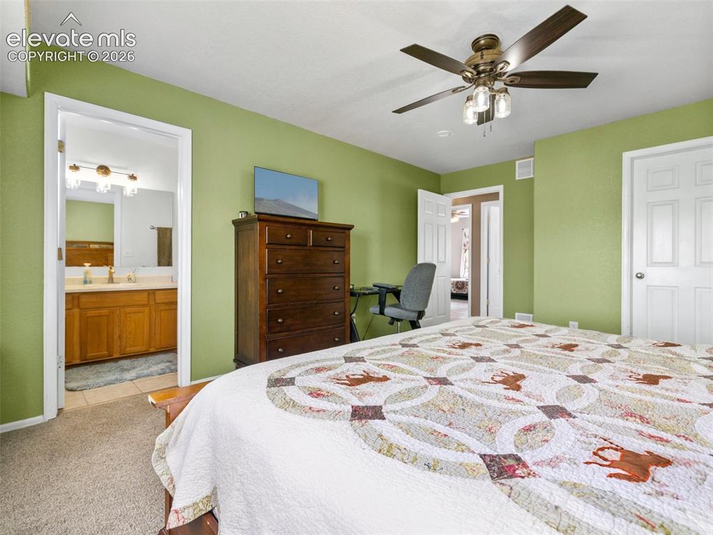 Image 15 of 35: Bedroom