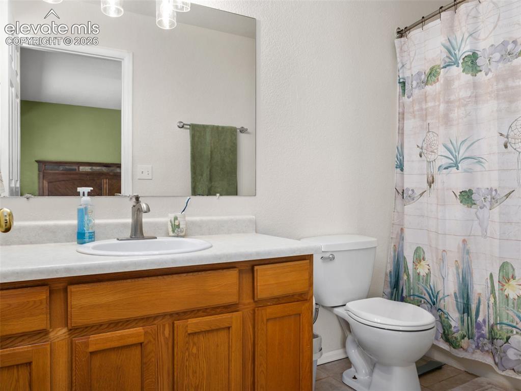 Image 17 of 35: Bathroom