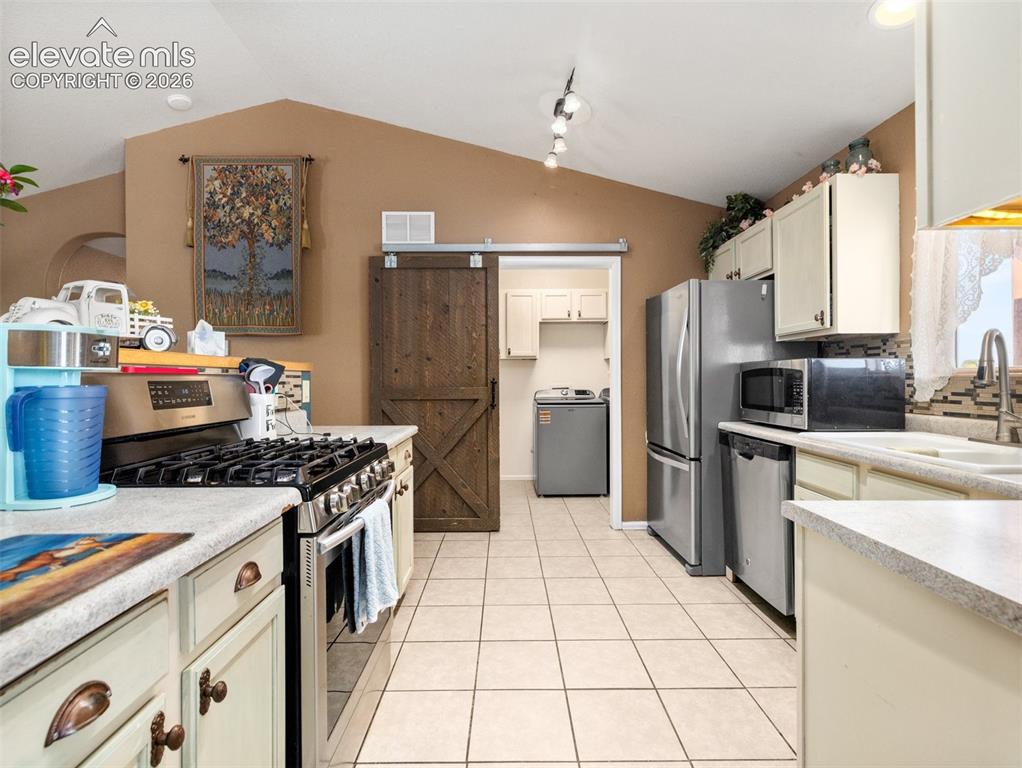 Image 8 of 35: Kitchen