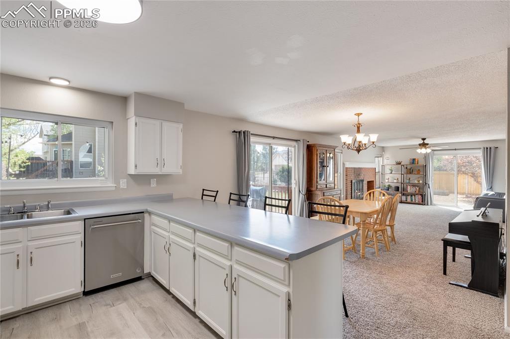 Image 10 of 47: Kitchen