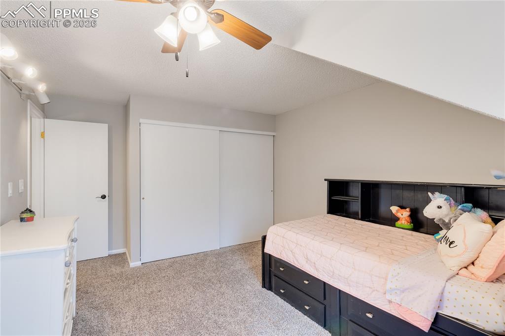 Image 26 of 47: Bedroom