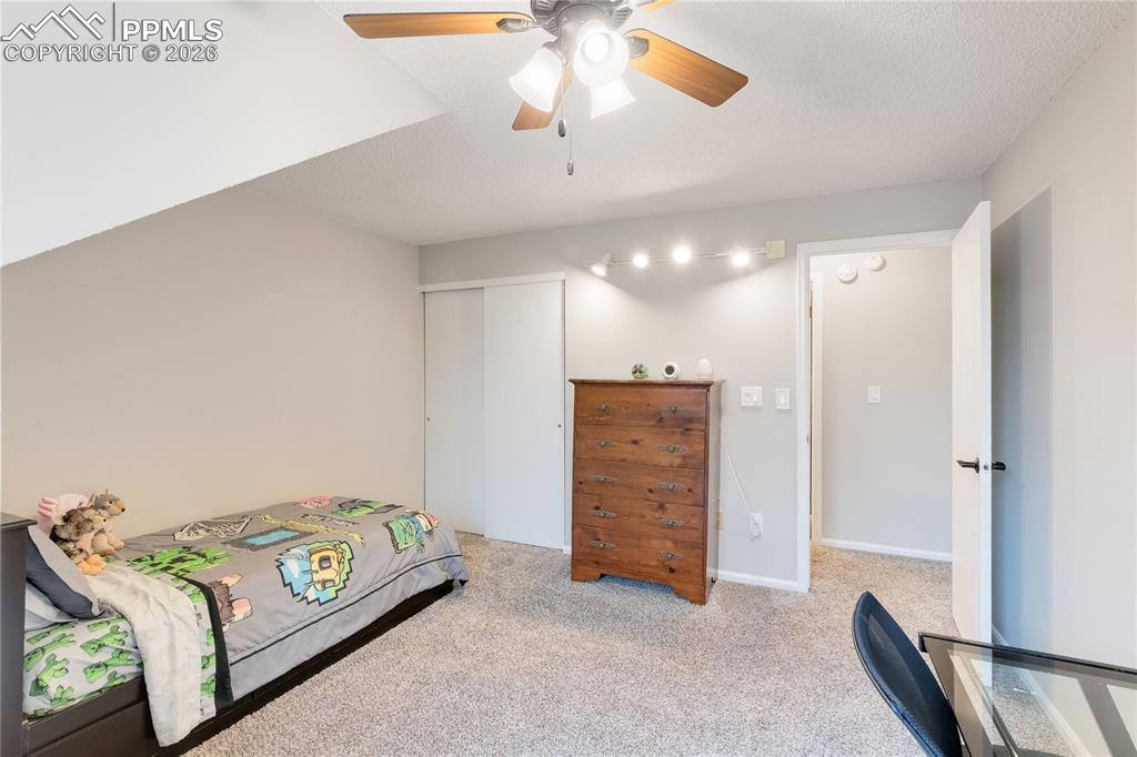 Image 29 of 47: Bedroom